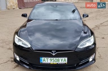 Лифтбек Tesla Model S 2016 в Ивано-Франковске
