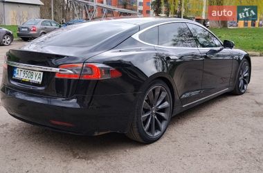 Лифтбек Tesla Model S 2016 в Ивано-Франковске