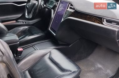 Лифтбек Tesla Model S 2016 в Ивано-Франковске