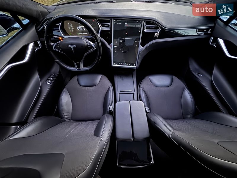 Ліфтбек Tesla Model S 2014 в Києві