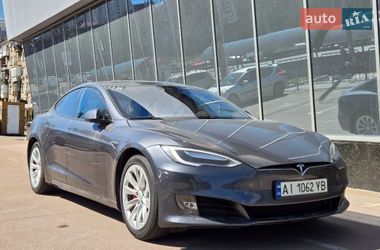Ліфтбек Tesla Model S 2016 в Києві