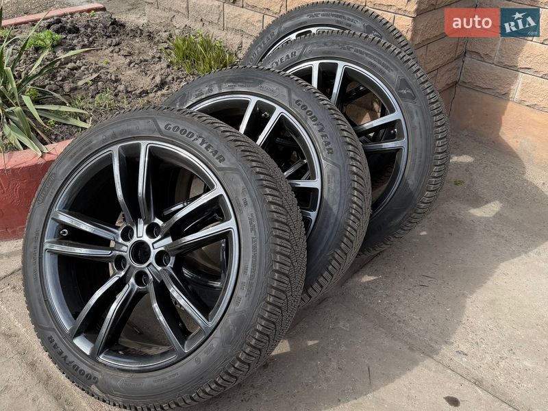 Лифтбек Tesla Model S 2013 в Днепре