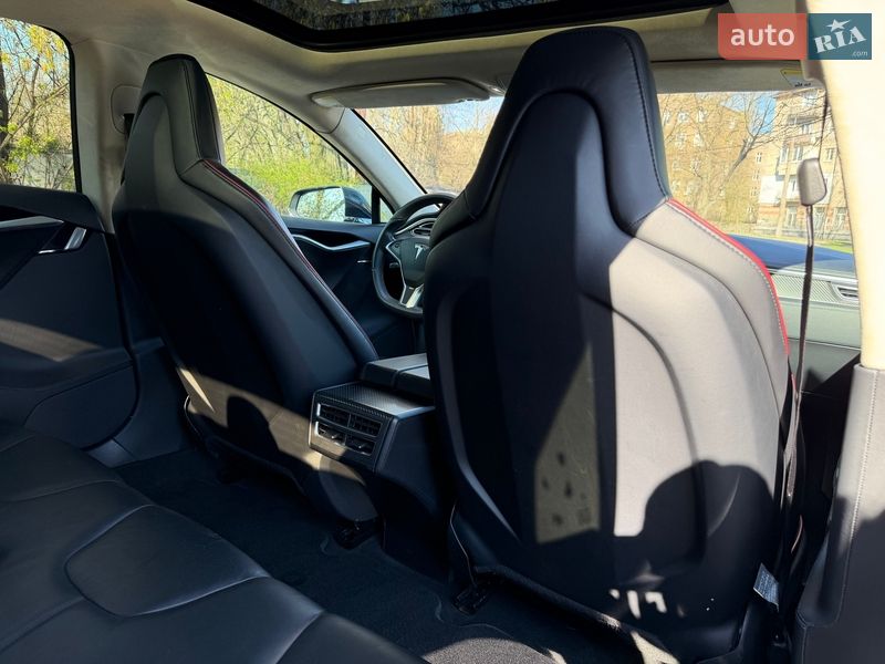 Лифтбек Tesla Model S 2013 в Днепре