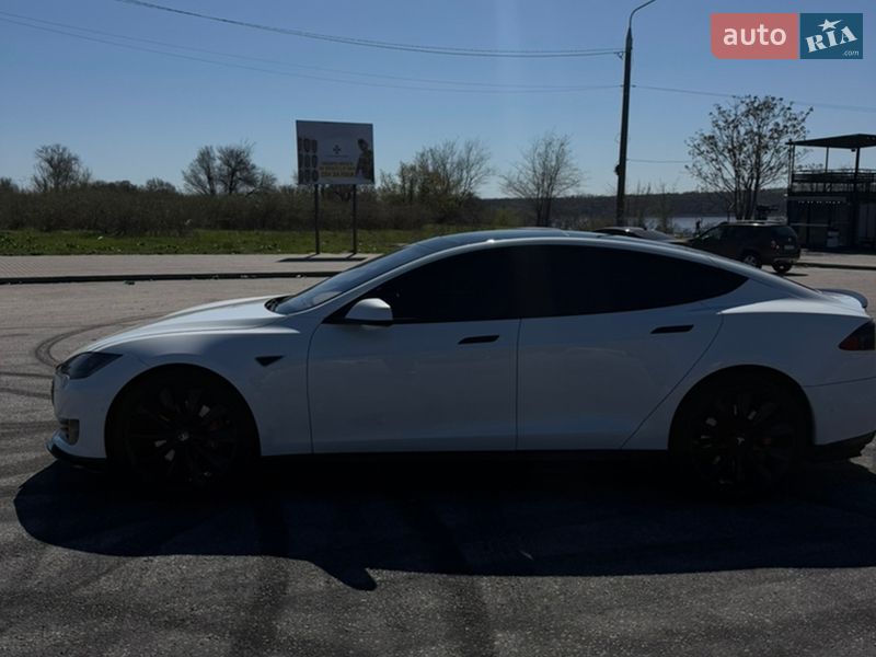 Лифтбек Tesla Model S 2015 в Запорожье фото 4 Лифтбек Tesla Model S 2015 в Запорожье