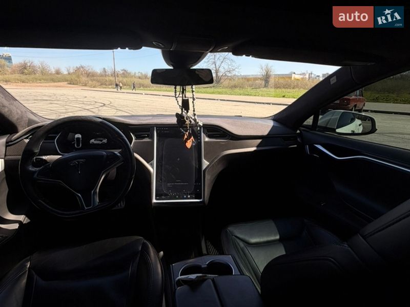 Лифтбек Tesla Model S 2015 в Запорожье фото 13 Лифтбек Tesla Model S 2015 в Запорожье