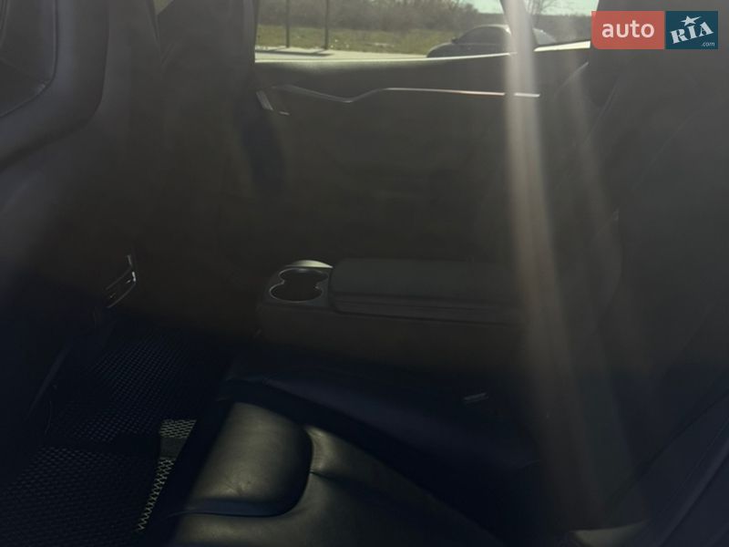 Лифтбек Tesla Model S 2015 в Запорожье фото 17 Лифтбек Tesla Model S 2015 в Запорожье