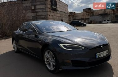 Лифтбек Tesla Model S 2016 в Кривом Роге