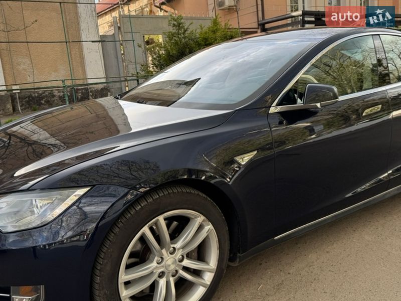Ліфтбек Tesla Model S 2013 в Одесі