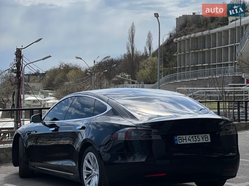 Ліфтбек Tesla Model S 2017 в Одесі
