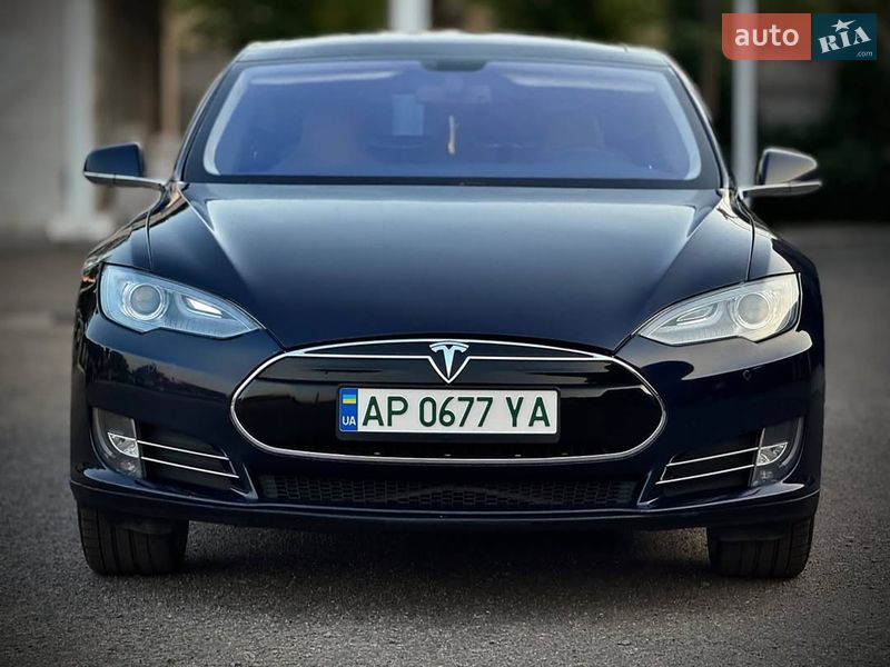 Tesla Model S 2013
