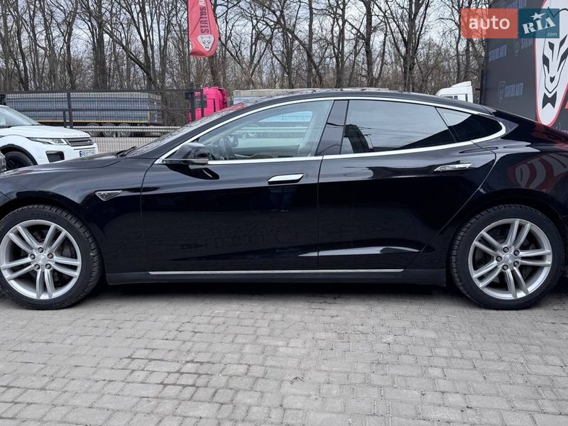 Ліфтбек Tesla Model S 2015 в Вінниці фото 6 Ліфтбек Tesla Model S 2015 в Вінниці