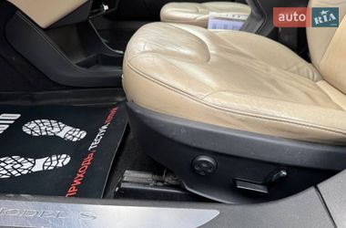 Лифтбек Tesla Model S 2015 в Виннице