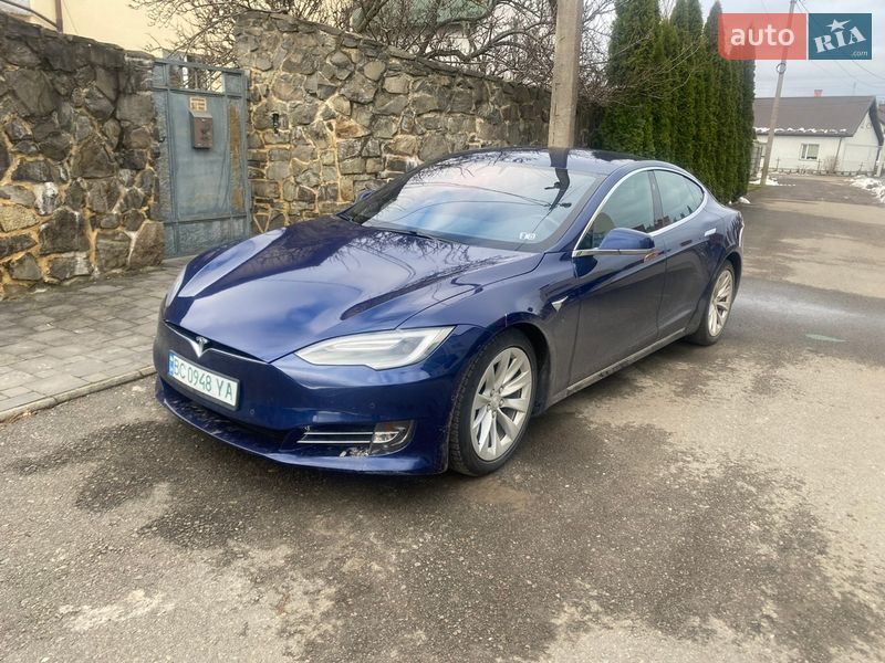 Ліфтбек Tesla Model S 2017 в Самборі