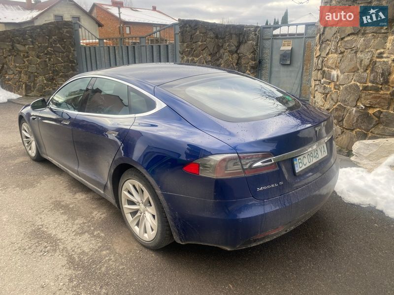 Ліфтбек Tesla Model S 2017 в Самборі