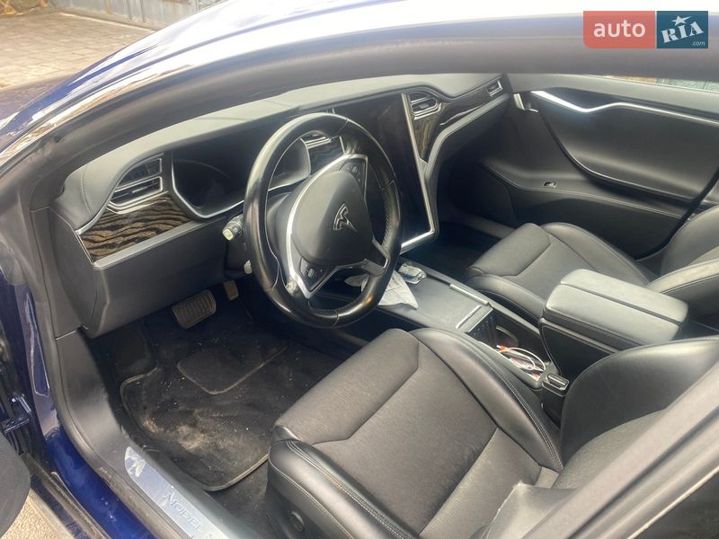 Ліфтбек Tesla Model S 2017 в Самборі