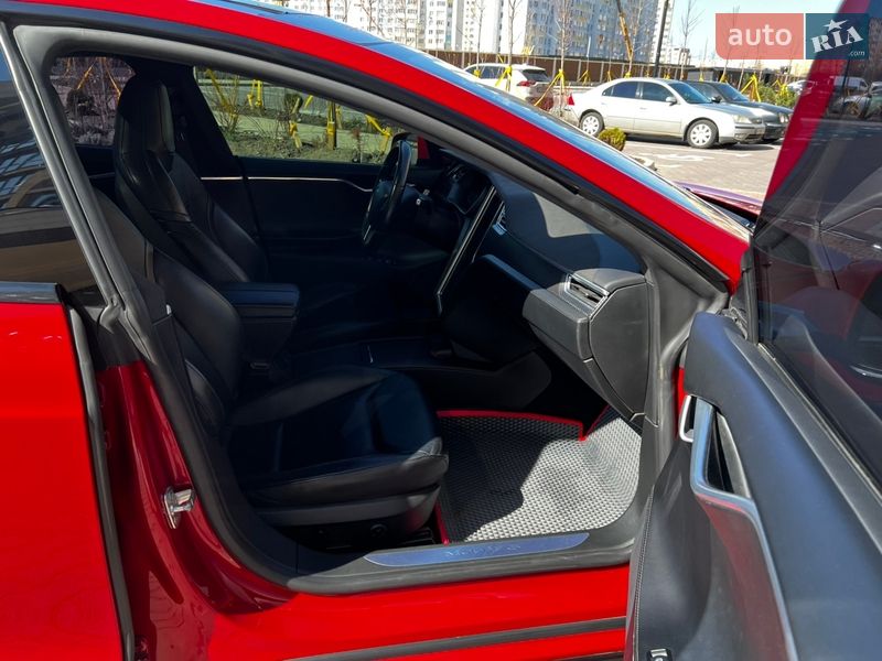 Ліфтбек Tesla Model S 2016 в Софіївській Борщагівці фото 26 Ліфтбек Tesla Model S 2016 в Софіївській Борщагівці