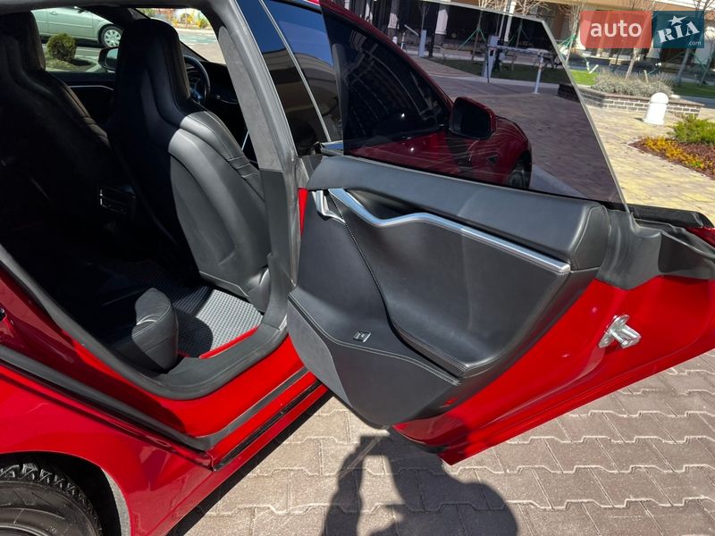 Ліфтбек Tesla Model S 2016 в Софіївській Борщагівці фото 43 Ліфтбек Tesla Model S 2016 в Софіївській Борщагівці