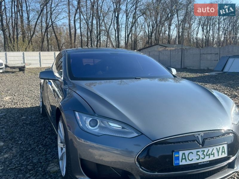 Ліфтбек Tesla Model S 2013 в Луцьку