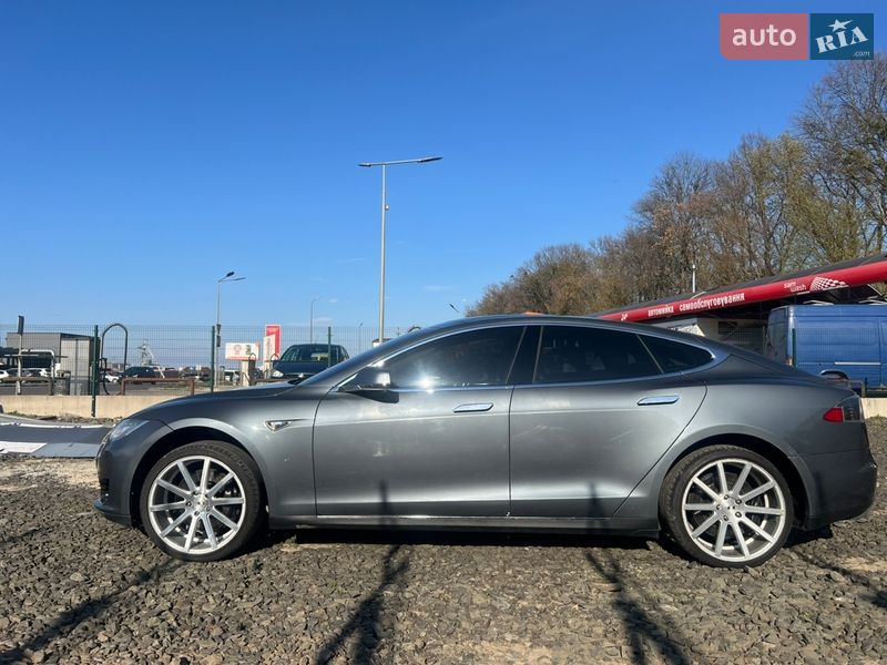 Лифтбек Tesla Model S 2013 в Луцке