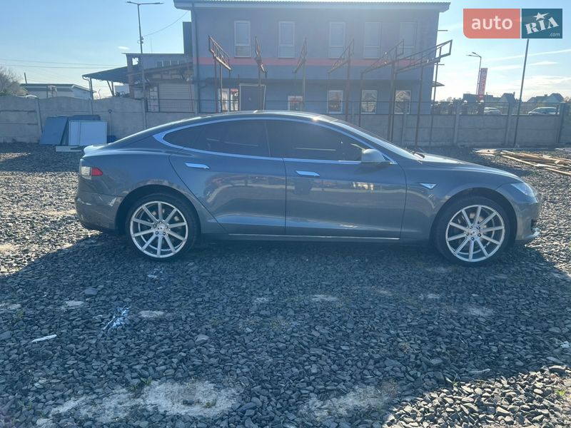 Лифтбек Tesla Model S 2013 в Луцке