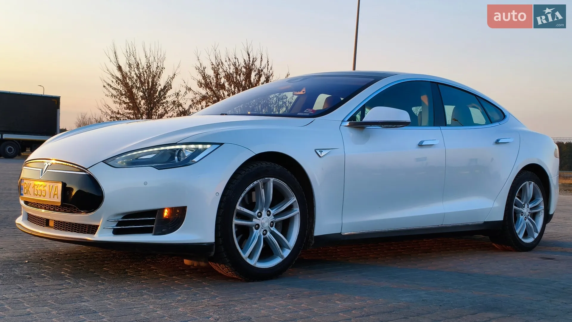 2015 Tesla Model S - мініатюра 3
