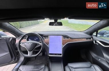 Лифтбек Tesla Model S 2017 в Львове