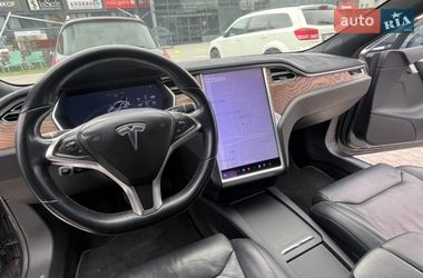 Лифтбек Tesla Model S 2017 в Львове