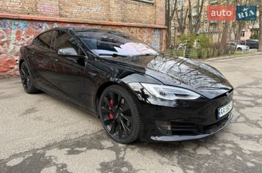 Лифтбек Tesla Model S 2018 в Киеве