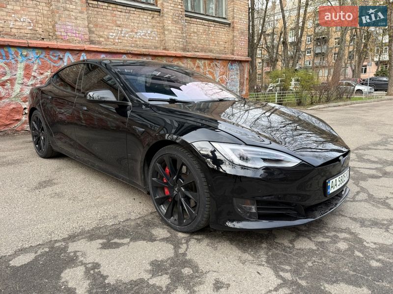 Tesla Model S 2018