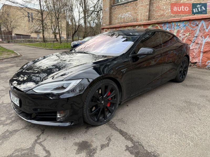 Ліфтбек Tesla Model S 2018 в Києві