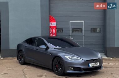 Ліфтбек Tesla Model S 2019 в Києві