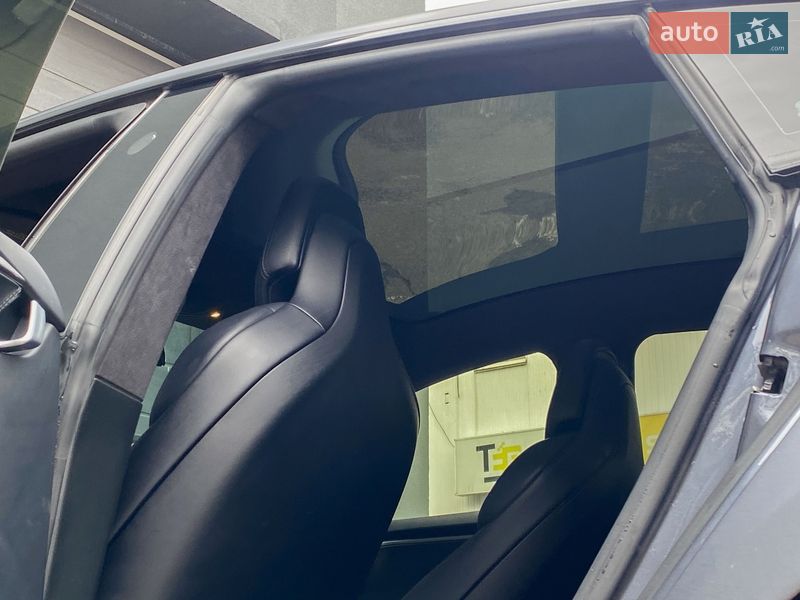 Ліфтбек Tesla Model S 2019 в Києві