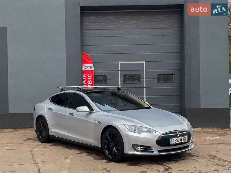 Лифтбек Tesla Model S 2013 в Киеве