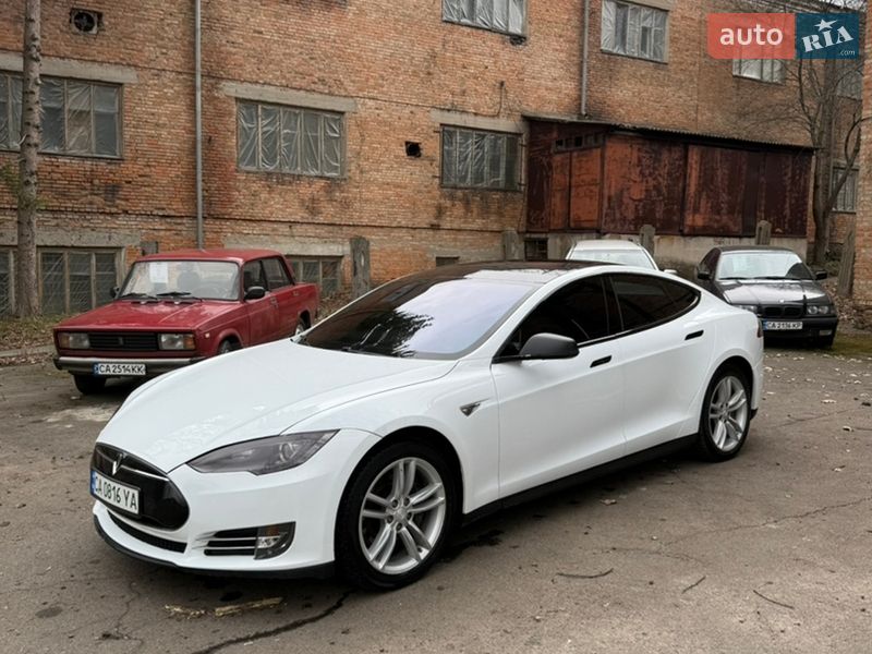 Ліфтбек Tesla Model S 2014 в Умані фото 11 Ліфтбек Tesla Model S 2014 в Умані