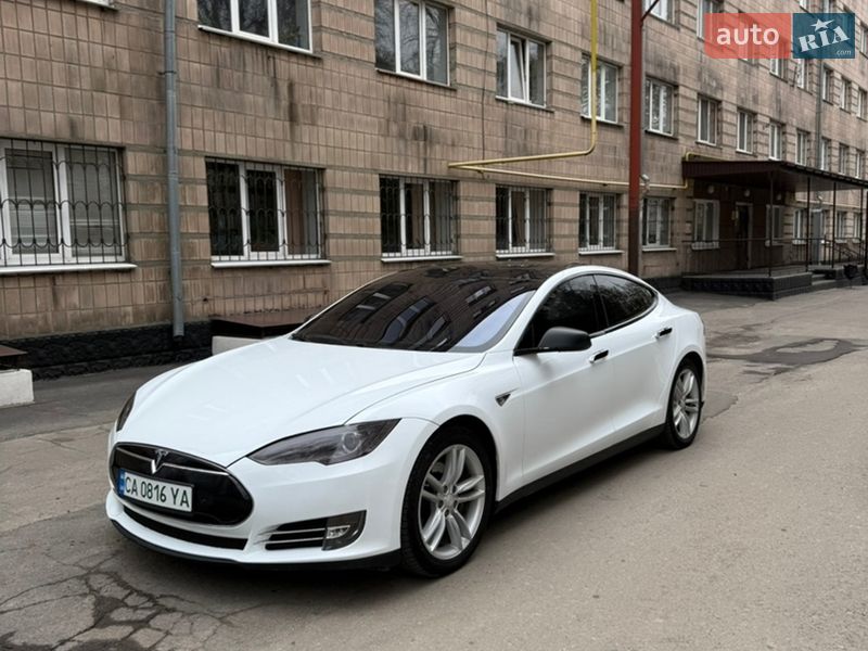 Ліфтбек Tesla Model S 2014 в Умані фото 41 Ліфтбек Tesla Model S 2014 в Умані