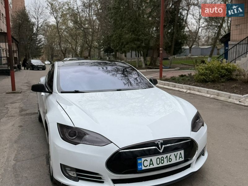 Ліфтбек Tesla Model S 2014 в Умані фото 45 Ліфтбек Tesla Model S 2014 в Умані