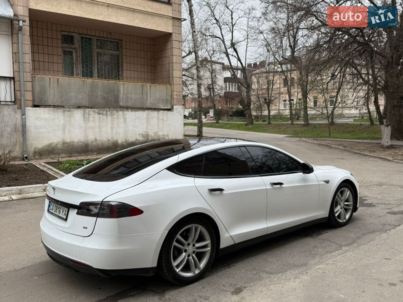 Ліфтбек Tesla Model S 2014 в Умані фото 49 Ліфтбек Tesla Model S 2014 в Умані