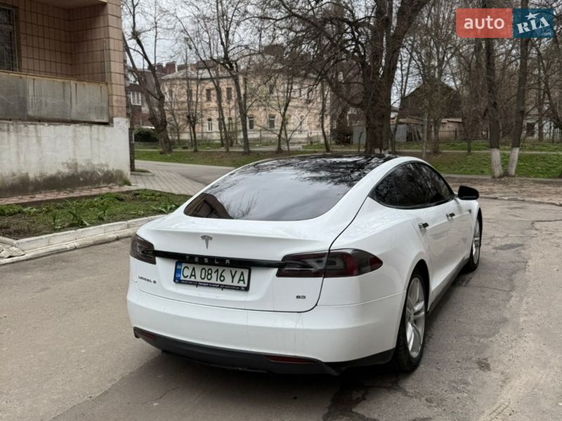 Ліфтбек Tesla Model S 2014 в Умані фото 52 Ліфтбек Tesla Model S 2014 в Умані