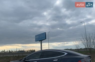 Ліфтбек Tesla Model S 2013 в Львові