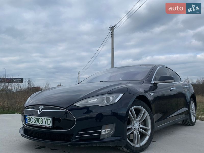 Ліфтбек Tesla Model S 2013 в Львові