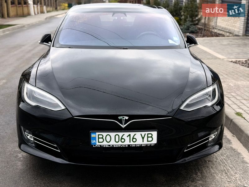 Лифтбек Tesla Model S 2017 в Тернополе