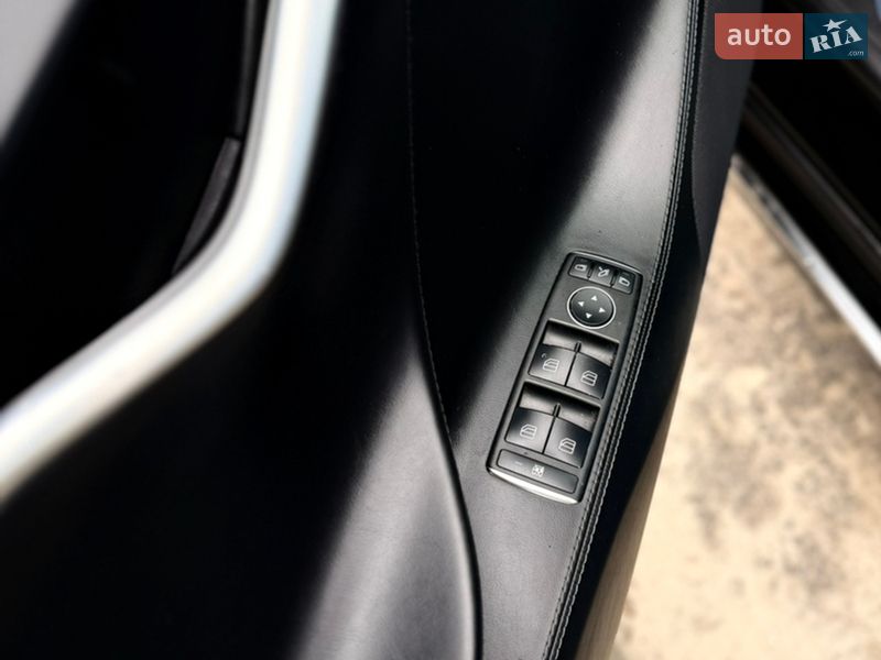 Лифтбек Tesla Model S 2017 в Тернополе