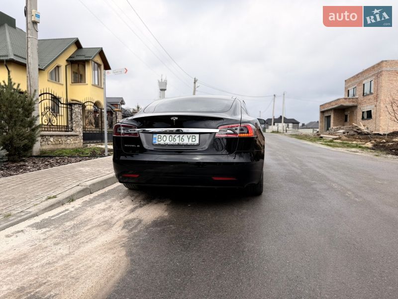 Лифтбек Tesla Model S 2017 в Тернополе