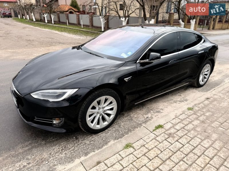 Лифтбек Tesla Model S 2017 в Тернополе