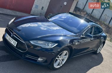 Лифтбек Tesla Model S 2014 в Ровно фото Лифтбек Tesla Model S 2014 в Ровно