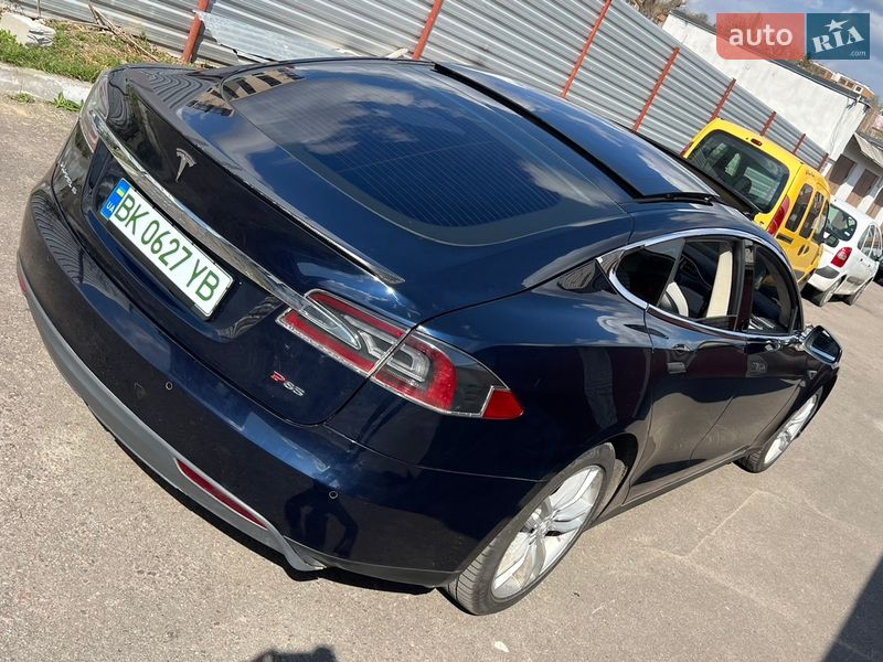 Ліфтбек Tesla Model S 2014 в Рівному