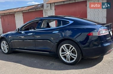 Ліфтбек Tesla Model S 2014 в Рівному