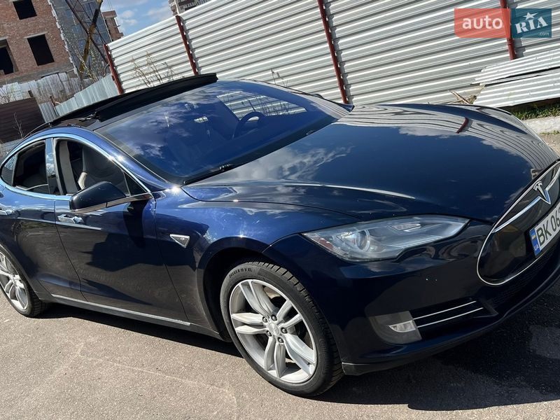 Лифтбек Tesla Model S 2014 в Ровно фото 7 Лифтбек Tesla Model S 2014 в Ровно