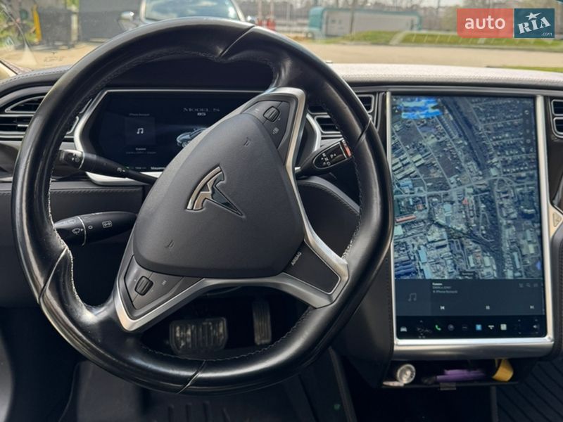 Ліфтбек Tesla Model S 2014 в Чернівцях