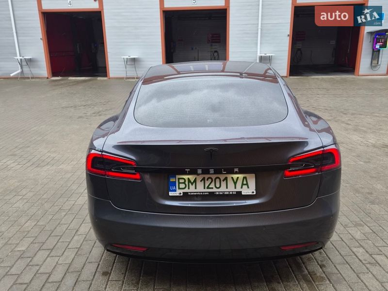 Лифтбек Tesla Model S 2019 в Сумах